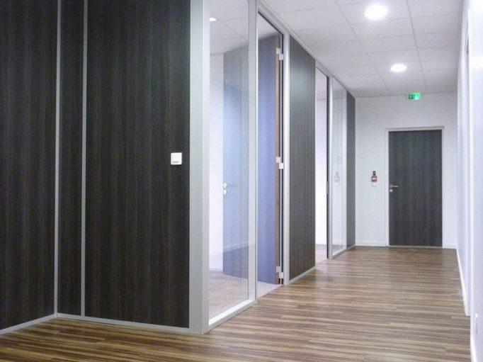 couloir refait à neuf avec parquet flottant